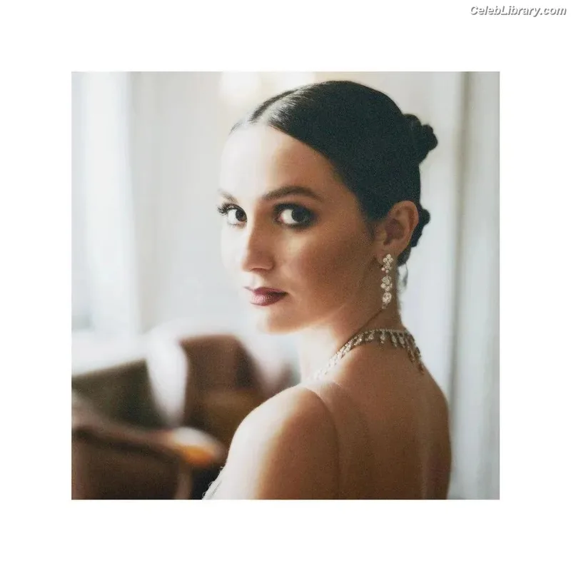 Maude Apatow photo 11 of 243