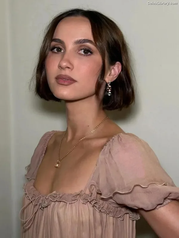 Maude Apatow photo 1 of 243