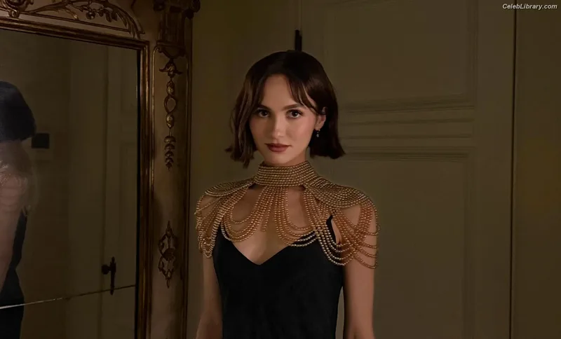 Maude Apatow photo 24 of 243