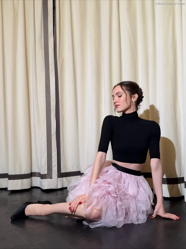 Maude Apatow photo 9 of 243