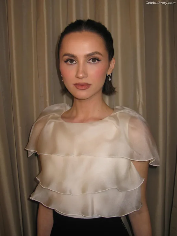 Maude Apatow photo 12 of 243