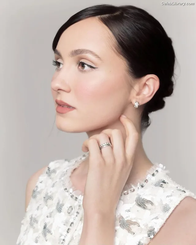 Maude Apatow photo 2 of 243