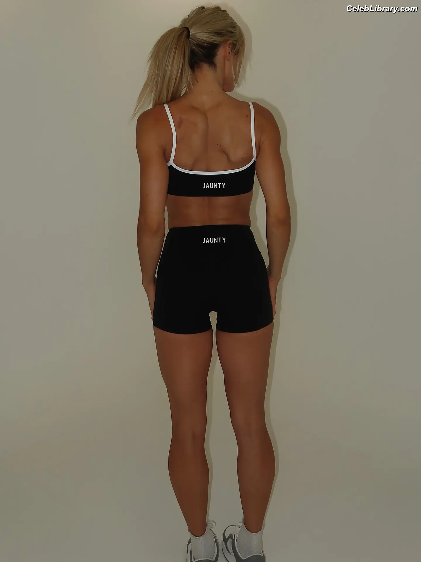 Maxxine Dupri photo 5 of 985