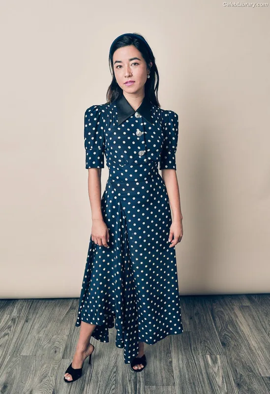 Maya Erskine photo 10 of 29