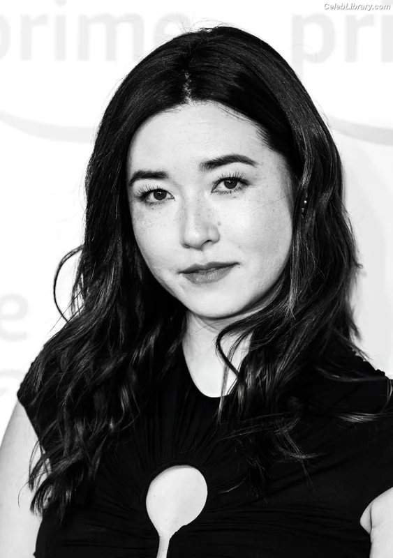 Maya Erskine photo 11 of 29