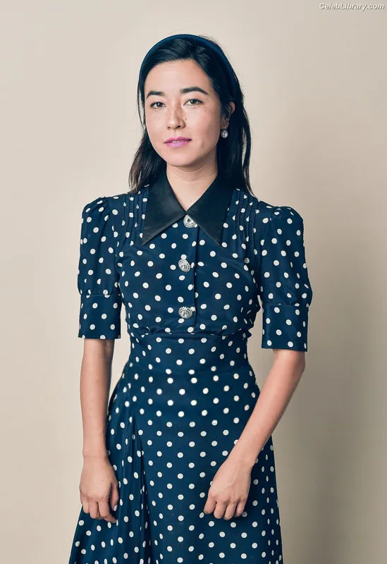 Maya Erskine photo 14 of 29