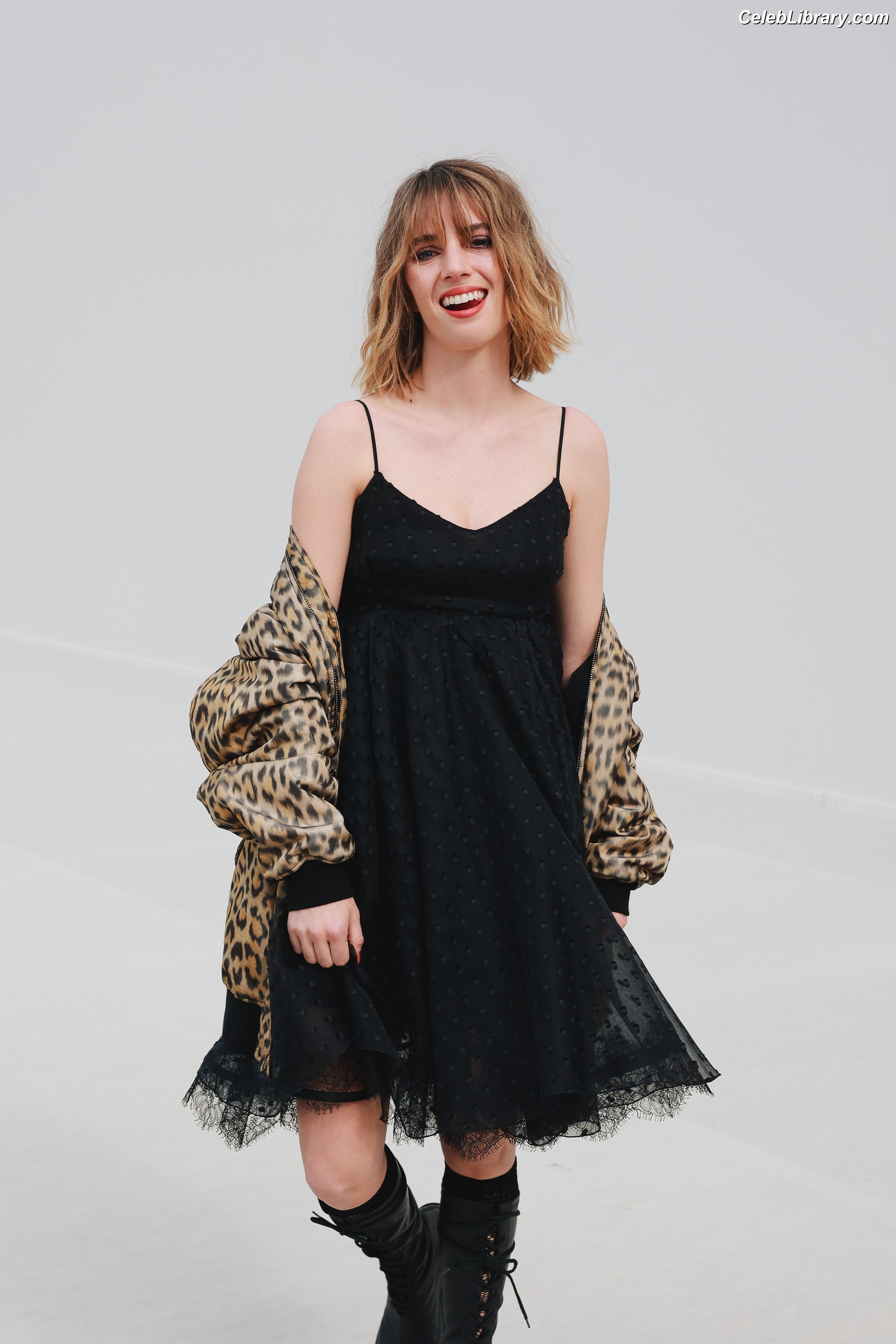 Maya Hawke photo 7 of 851
