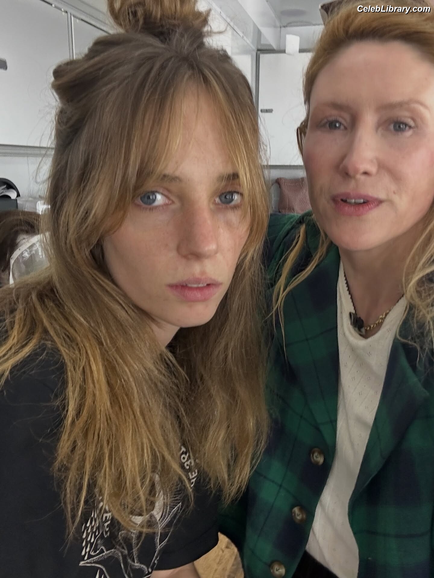Maya Hawke photo 13 of 851