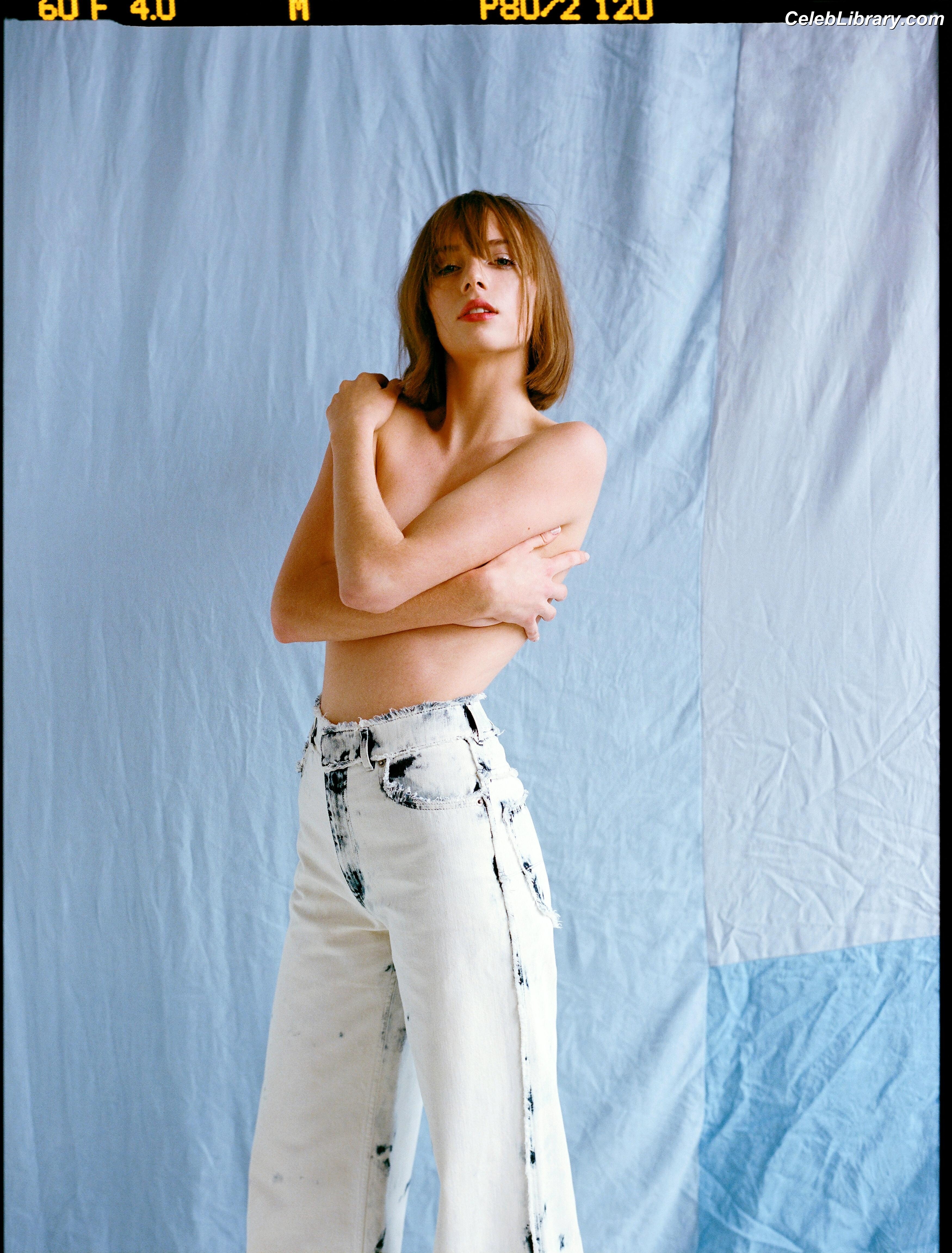 Maya Hawke photo 8 of 851