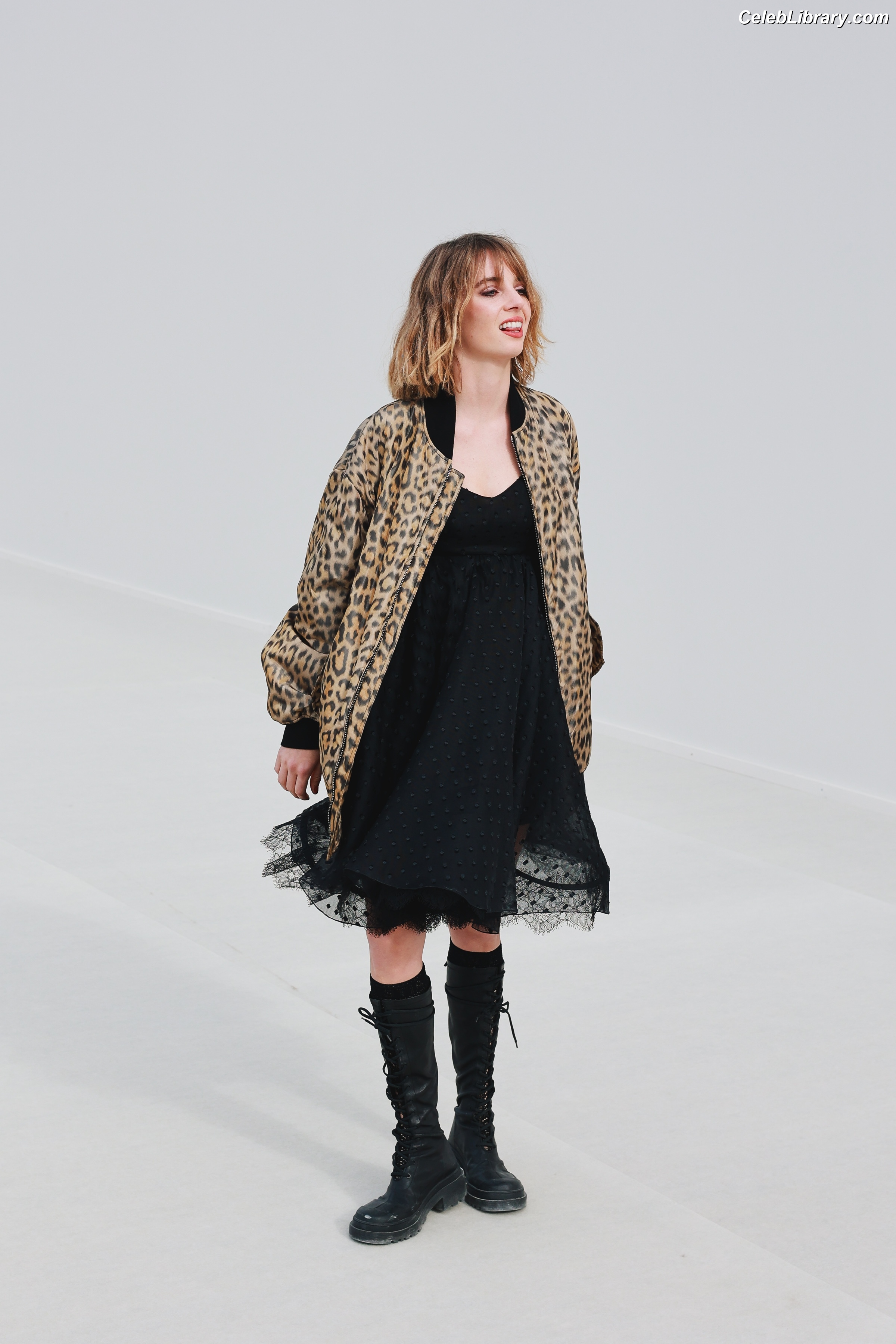Maya Hawke photo 3 of 851
