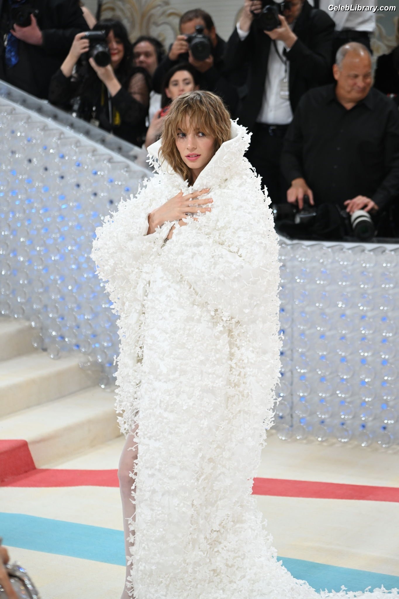 Maya Hawke photo 16 of 851