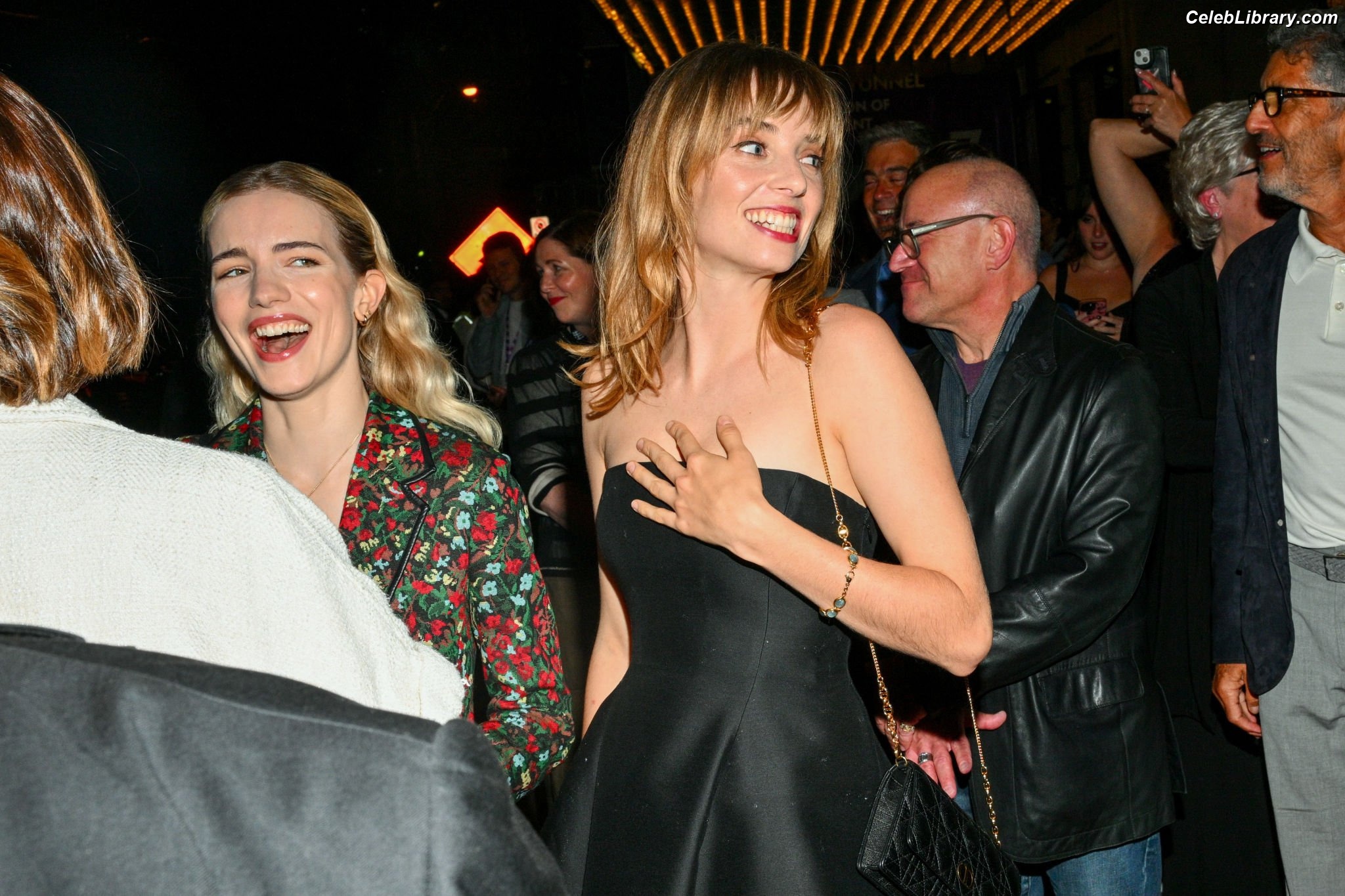 Maya Hawke photo 10 of 851