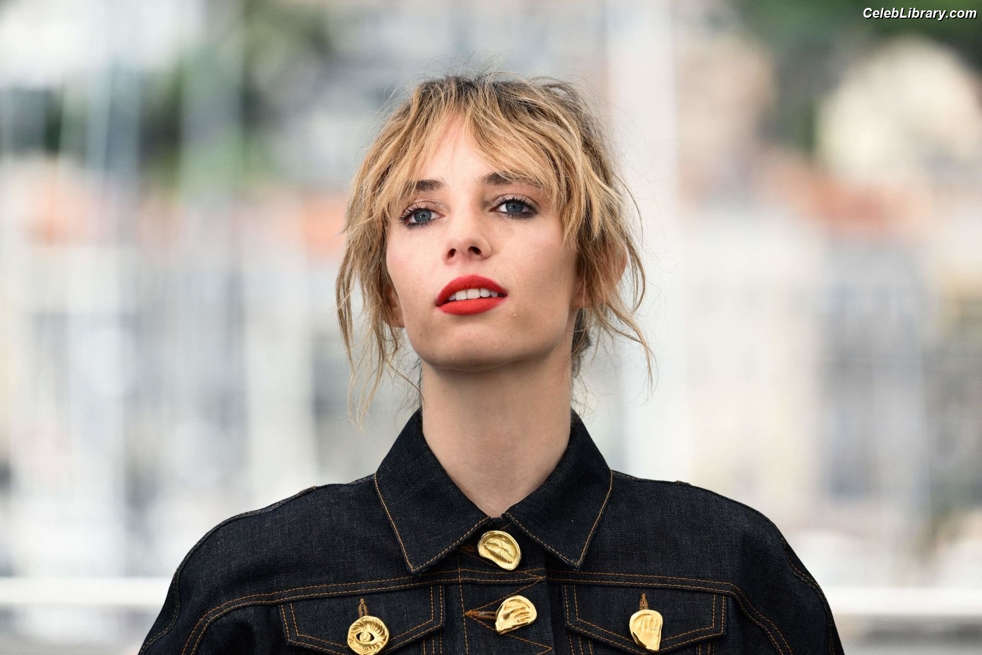 Maya Hawke photo 4 of 851