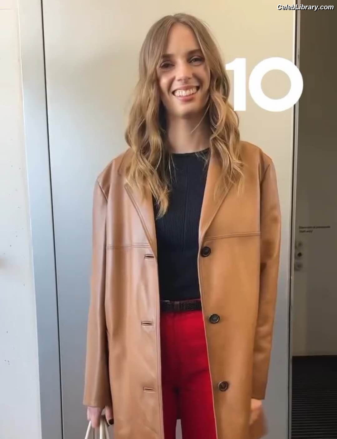 Maya Hawke photo 22 of 851