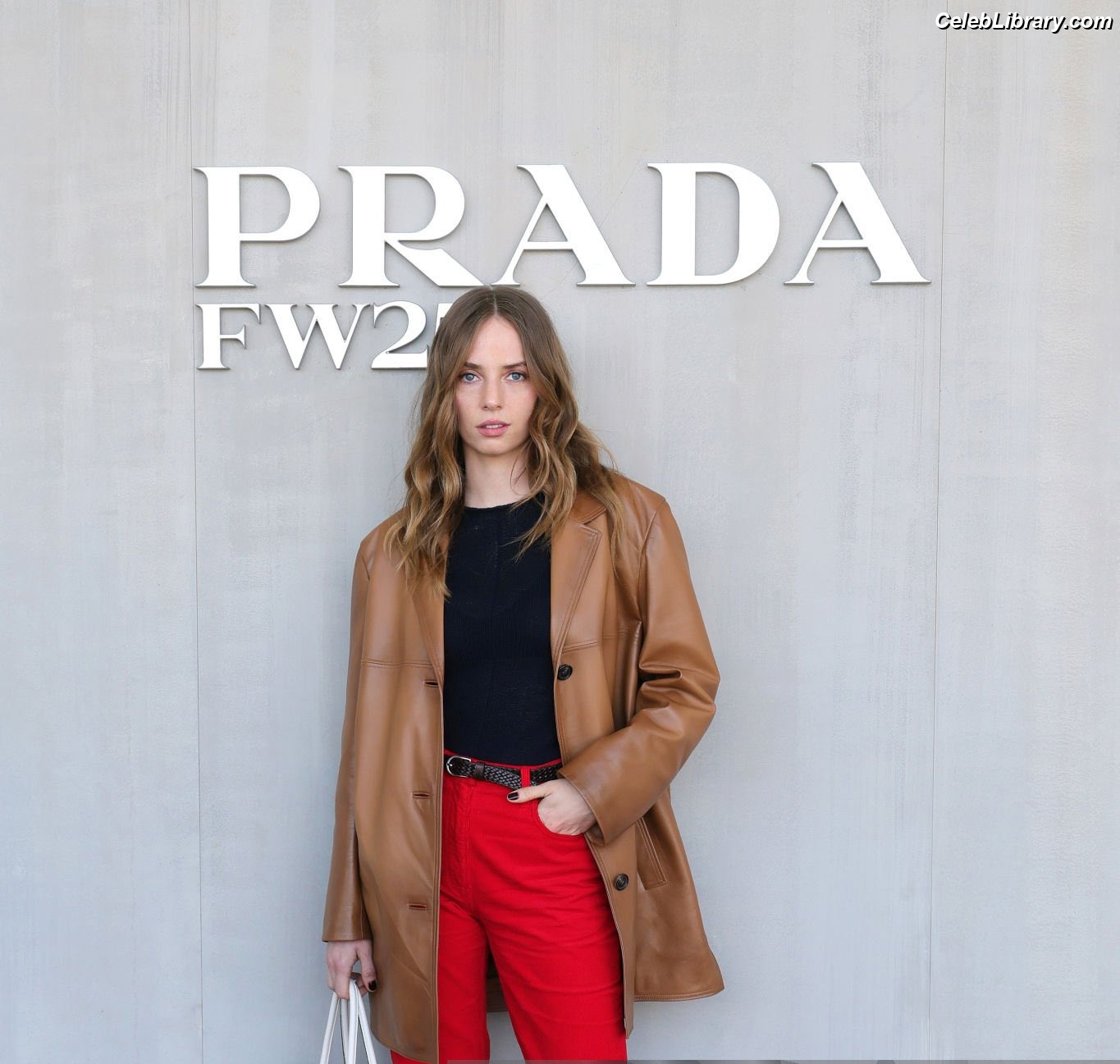 Maya Hawke photo 21 of 851