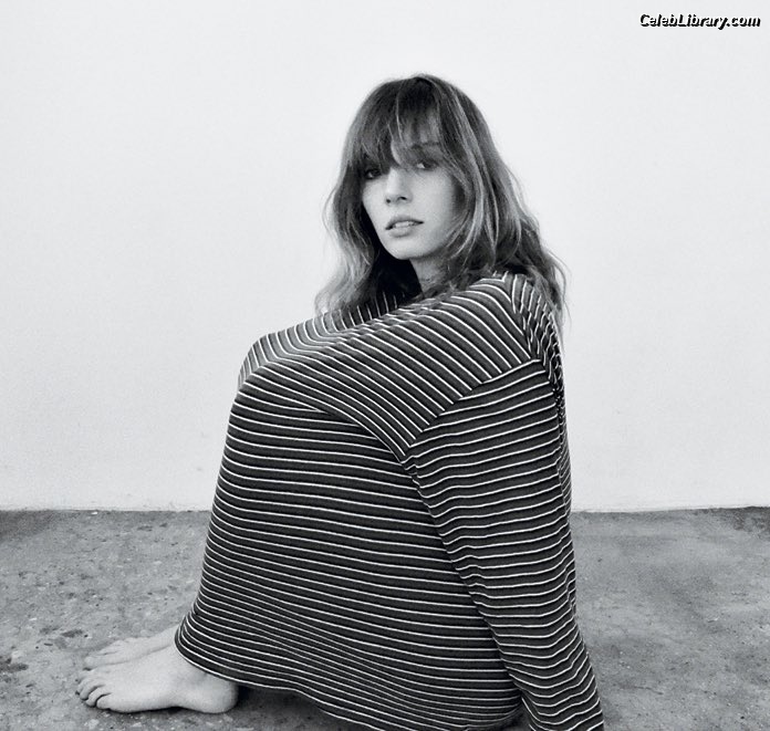 Maya Hawke photo 15 of 851