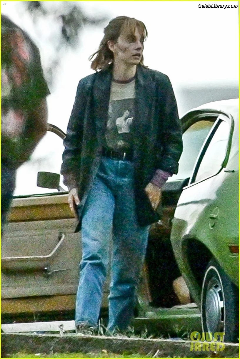 Maya Hawke photo 3 of 851