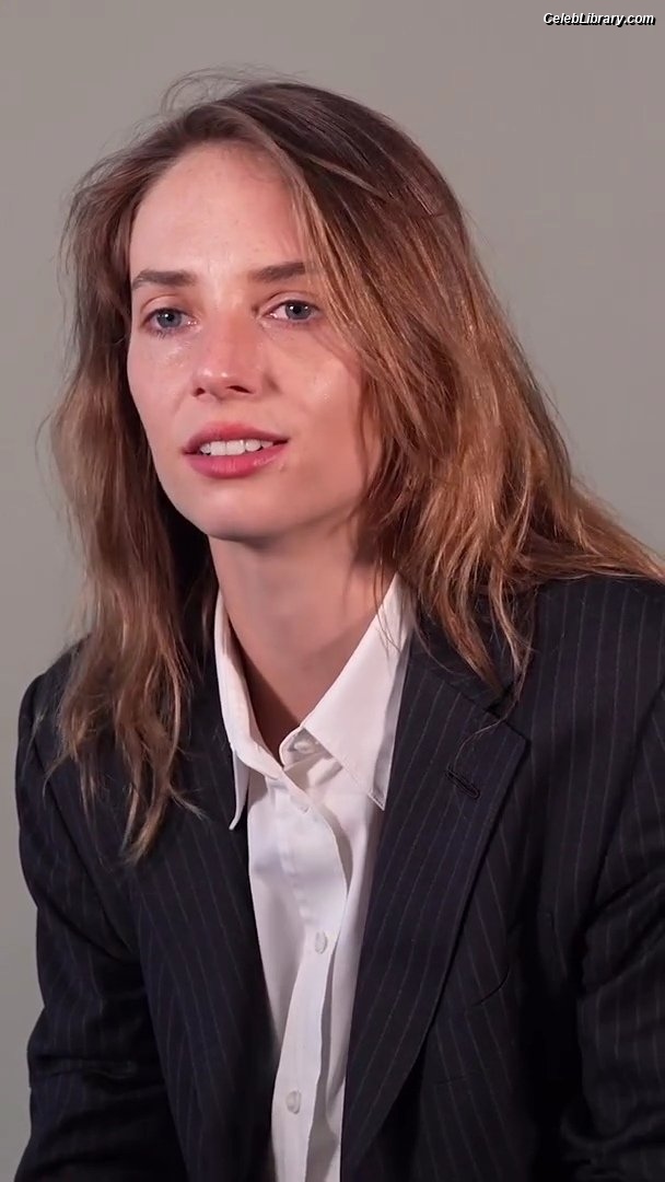Maya Hawke photo 8 of 851