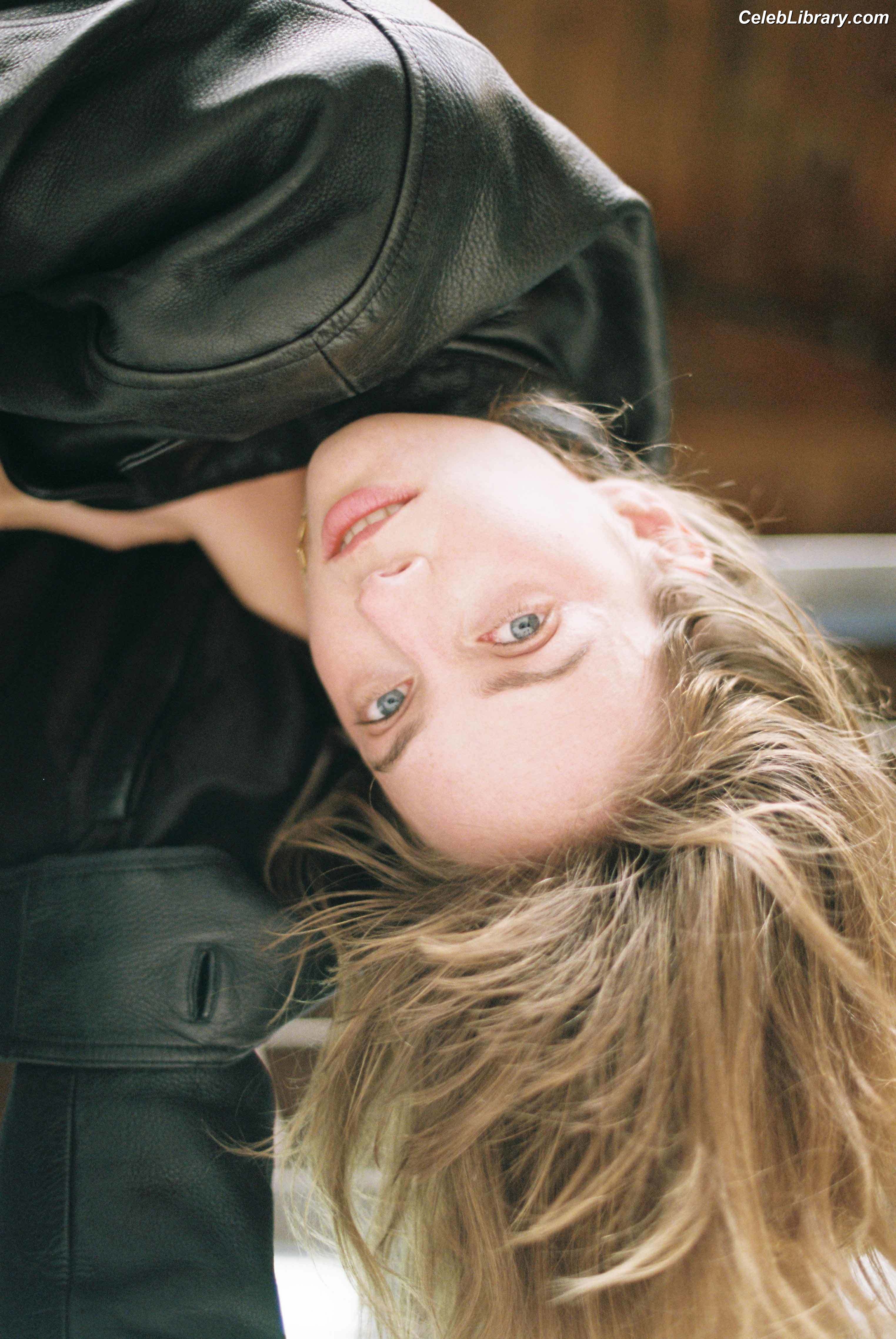 Maya Hawke photo 6 of 851