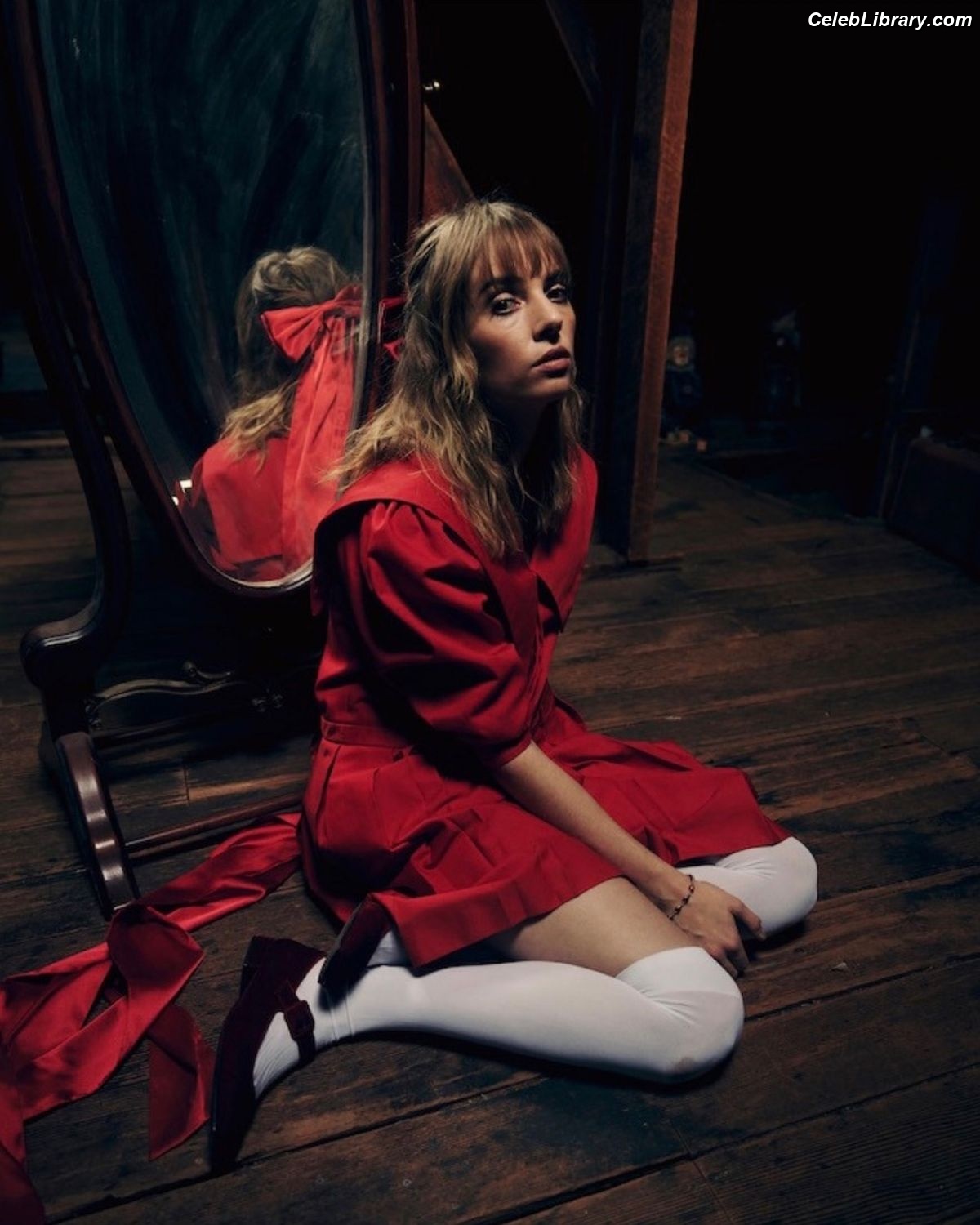 Maya Hawke photo 9 of 851