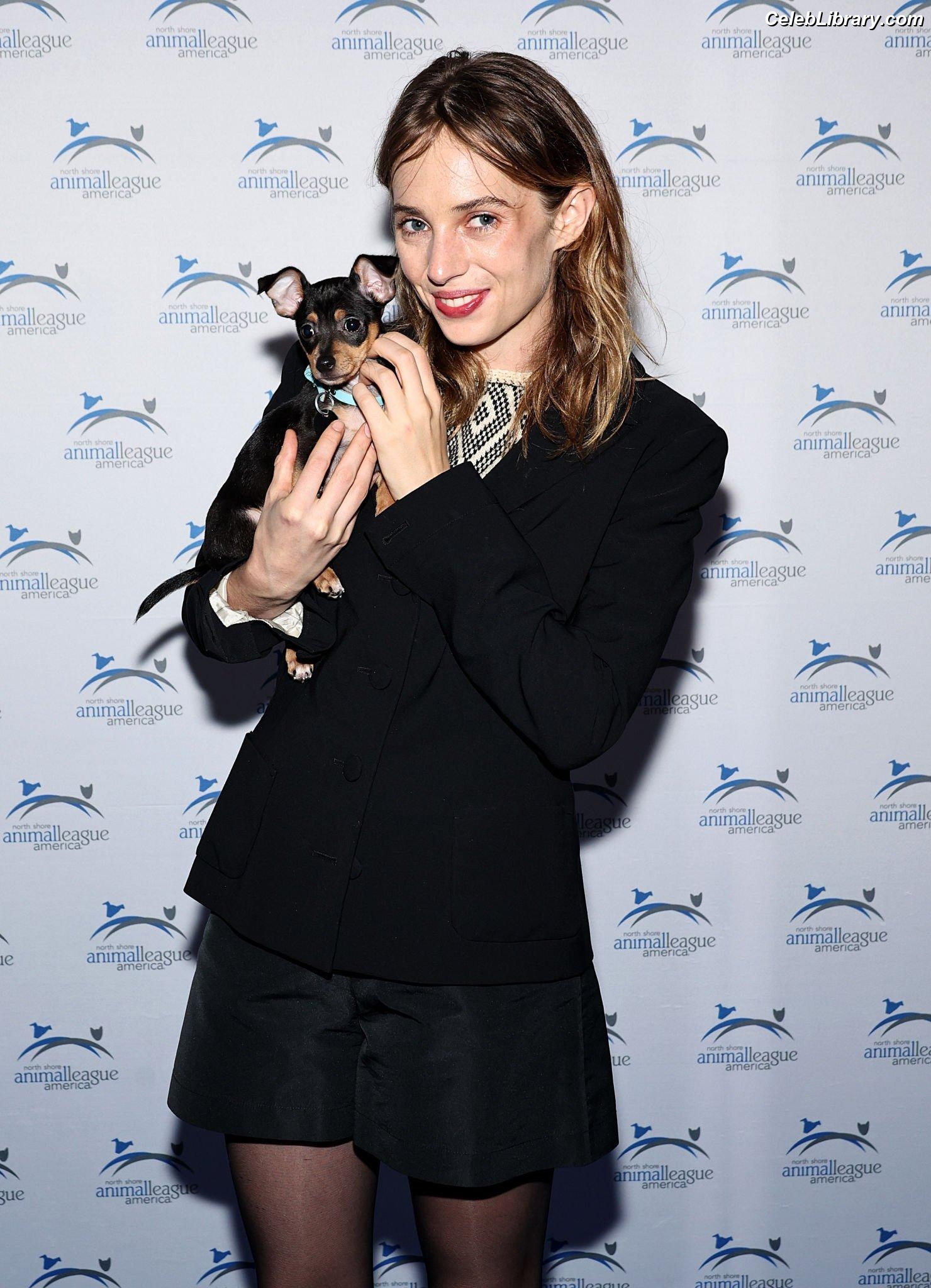 Maya Hawke photo 16 of 851