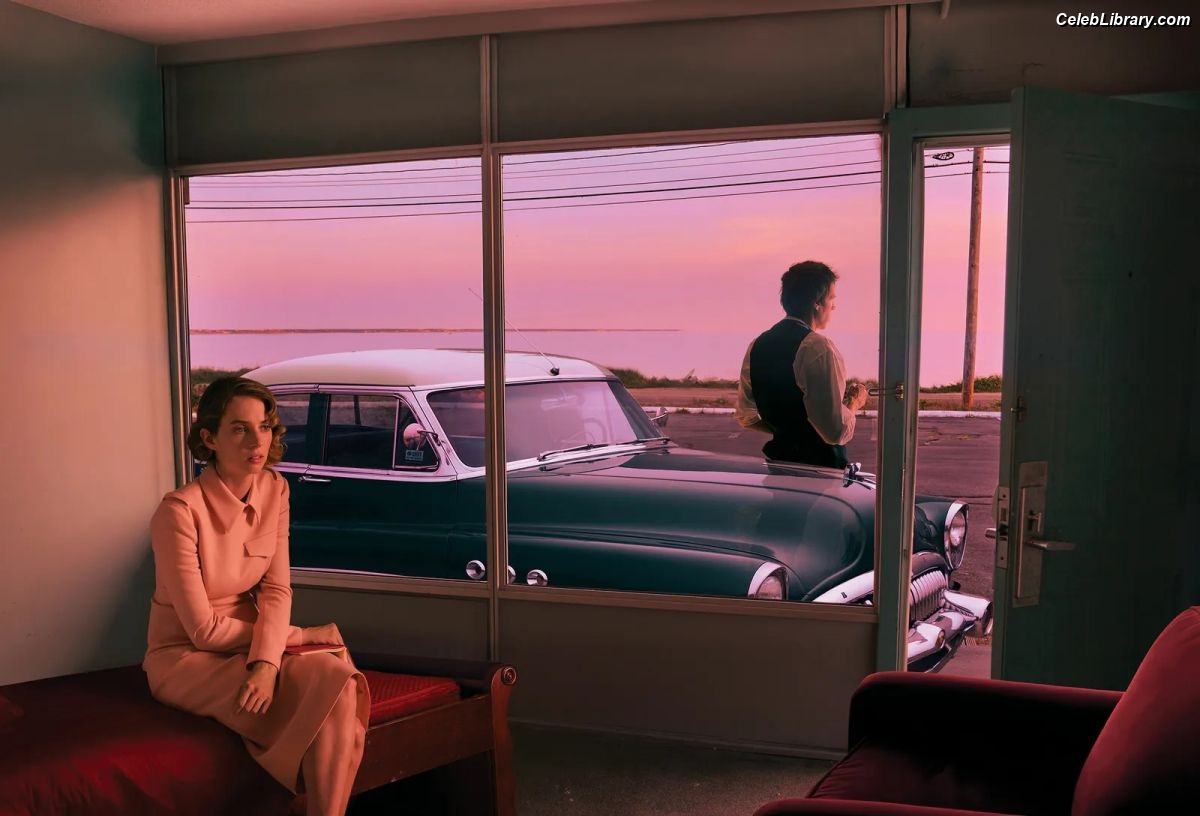 Maya Hawke photo 20 of 851