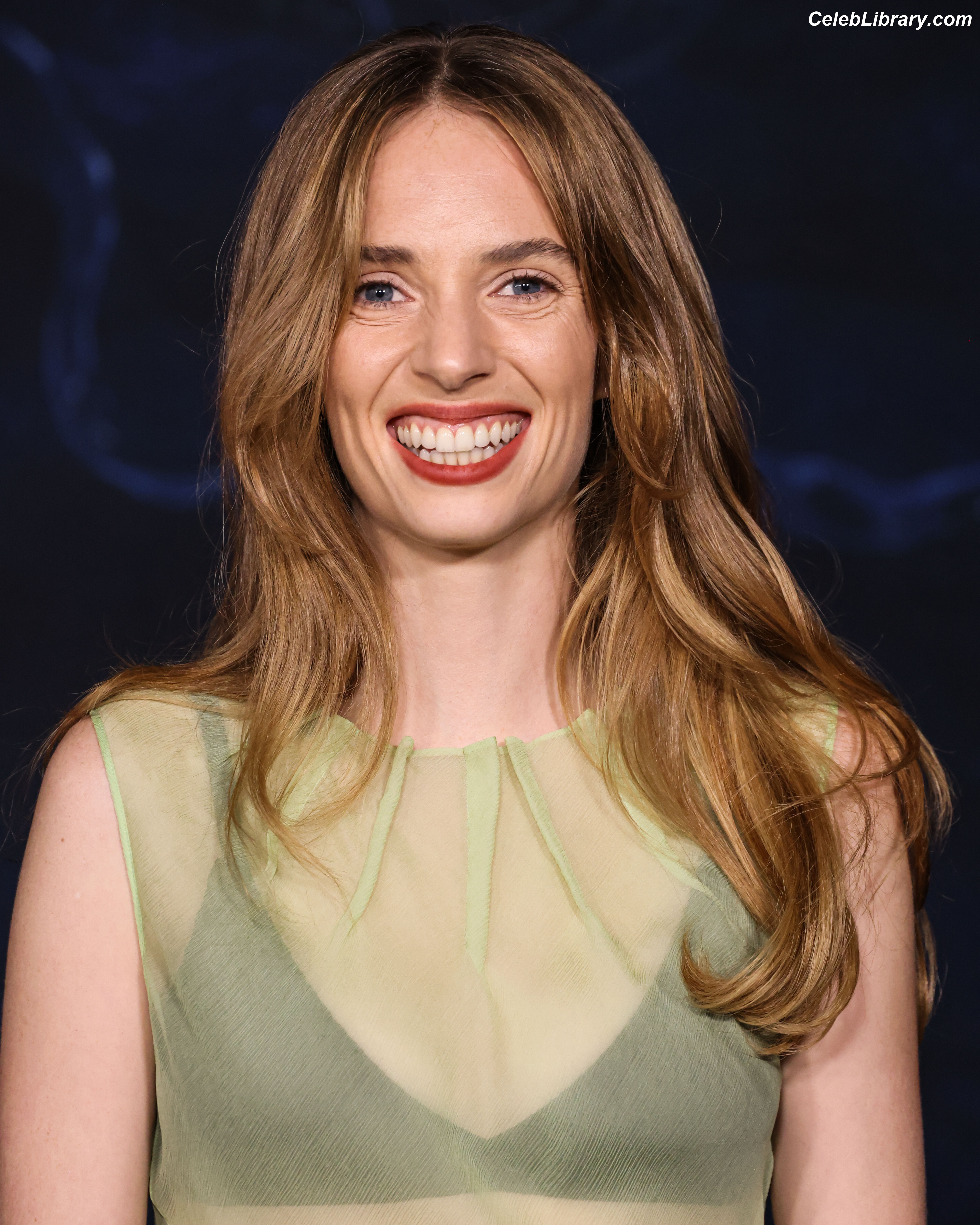 Maya Hawke photo 19 of 851