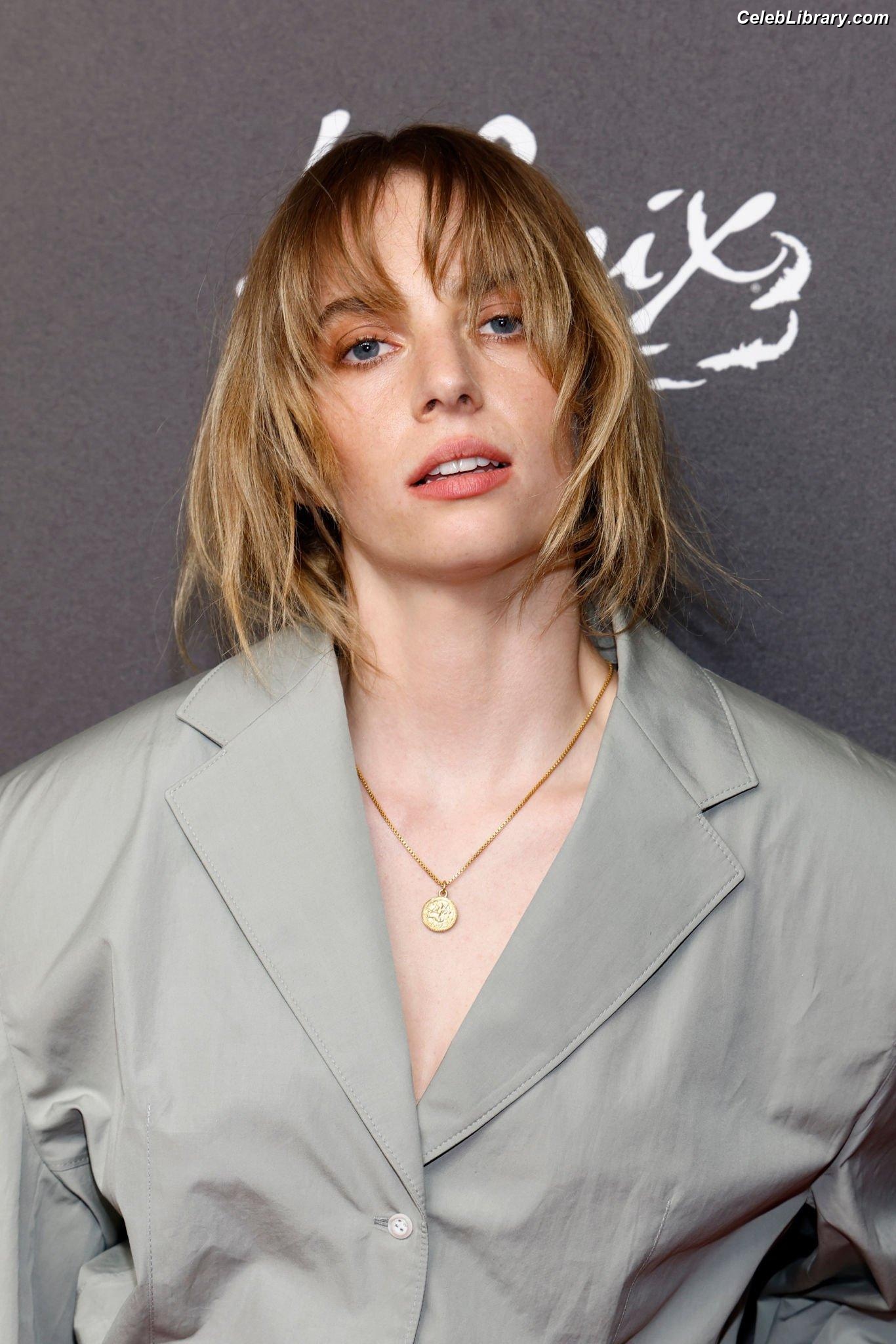Maya Hawke photo 24 of 851