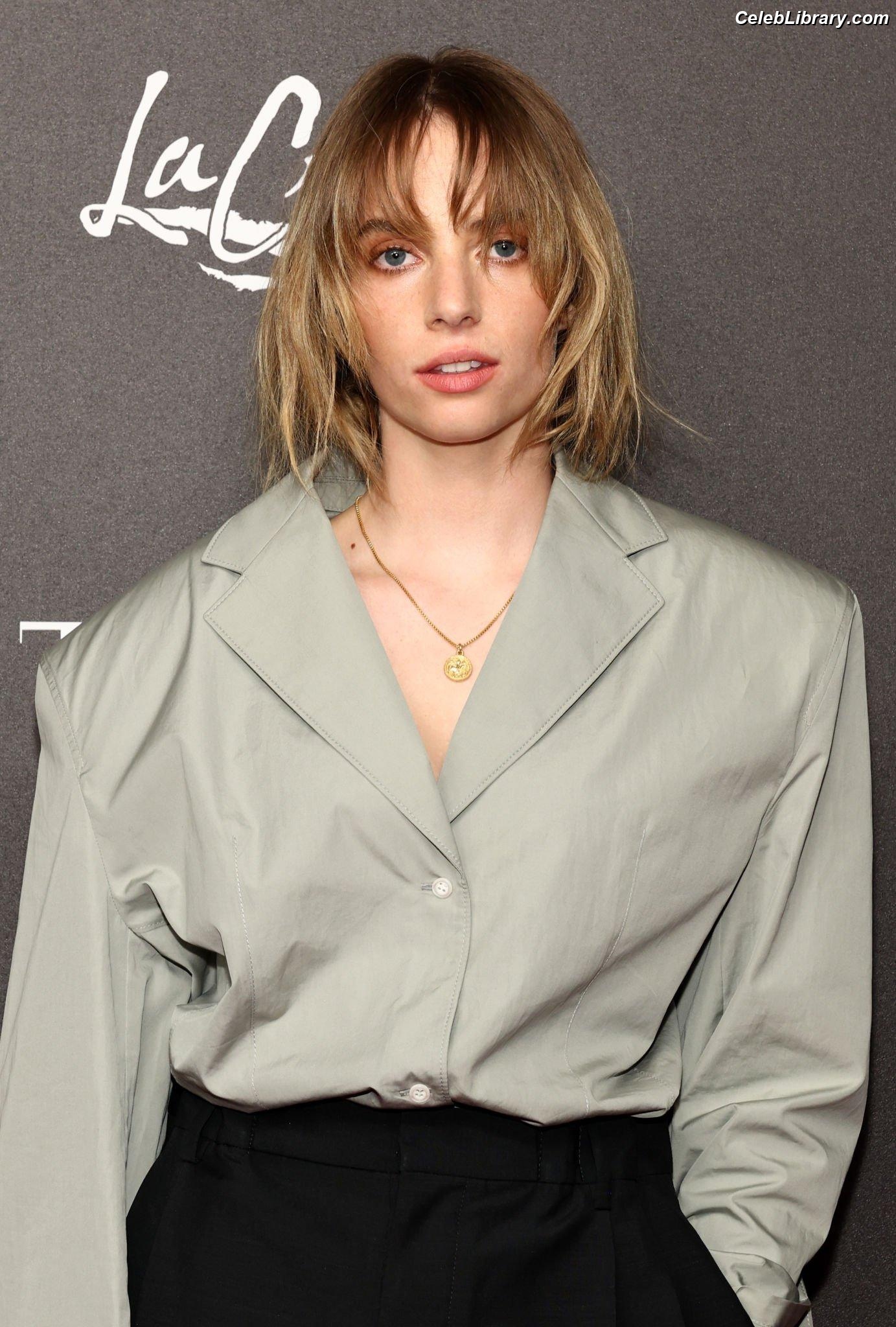 Maya Hawke photo 10 of 851