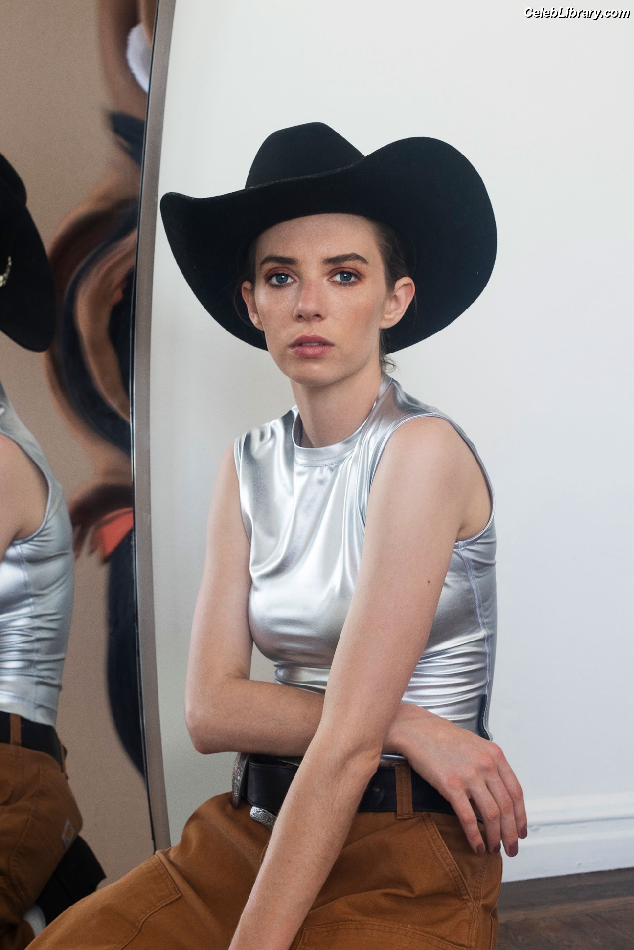 Maya Hawke photo 11 of 851