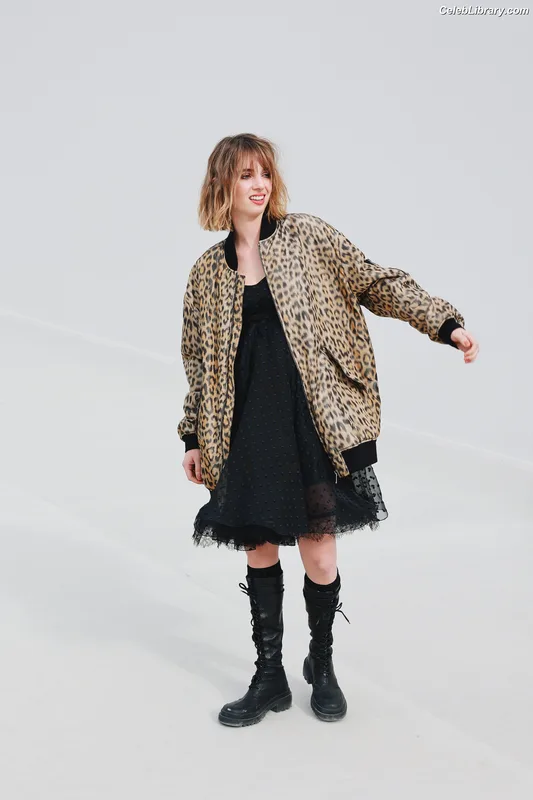 Maya Hawke photo 5 of 851