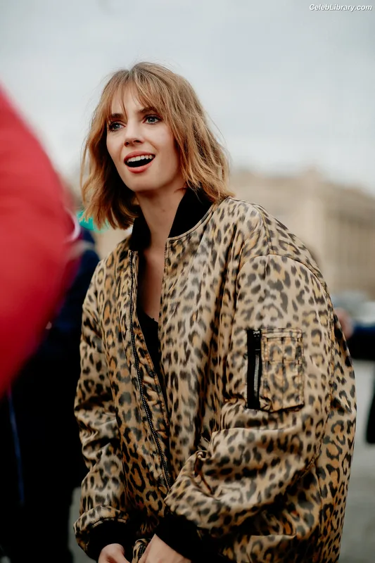 Maya Hawke photo 4 of 851