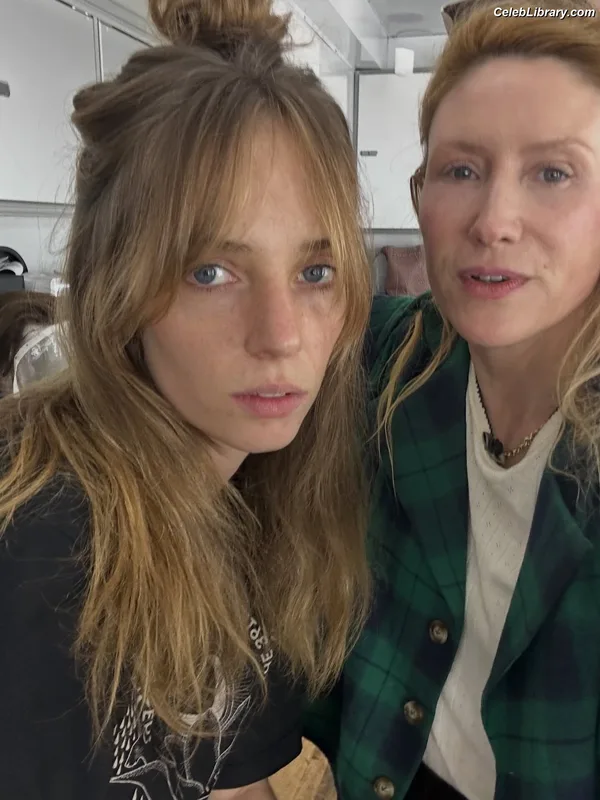 Maya Hawke photo 14 of 851