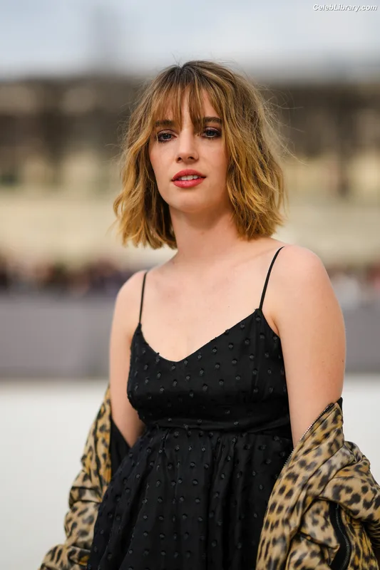 Maya Hawke photo 5 of 851