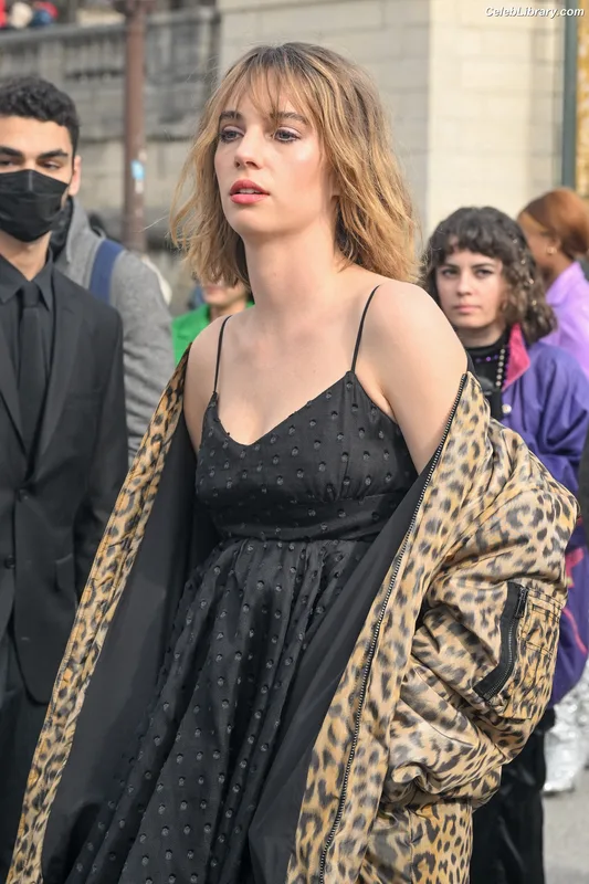 Maya Hawke photo 8 of 851