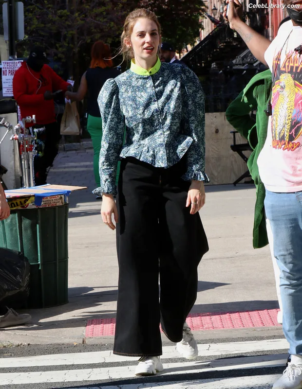 Maya Hawke photo 13 of 851