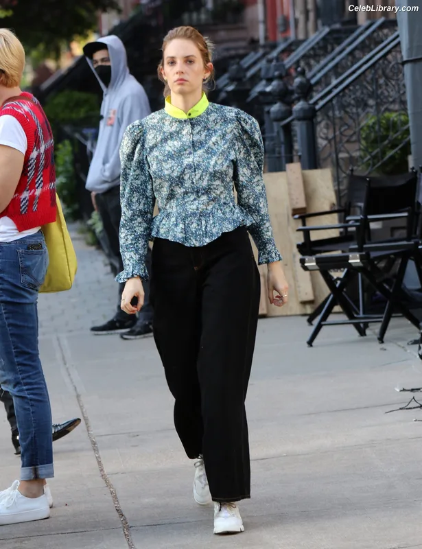 Maya Hawke photo 23 of 851