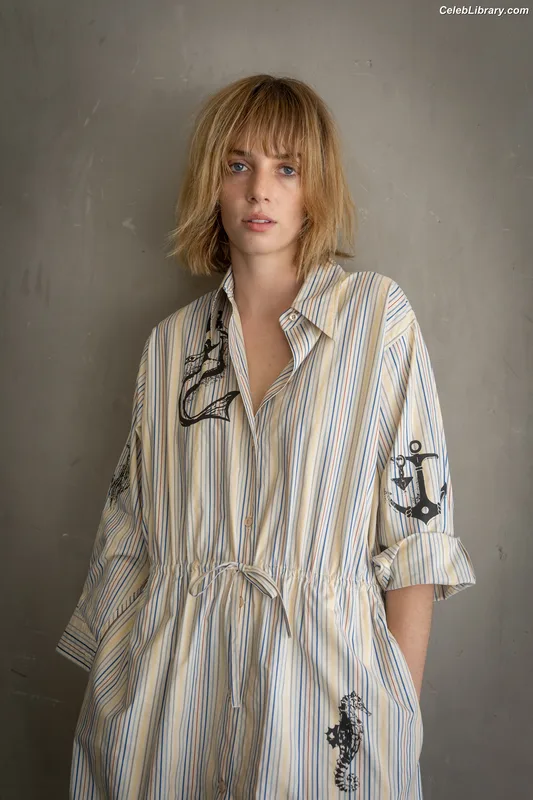 Maya Hawke photo 12 of 851
