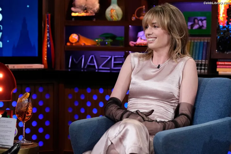 Maya Hawke photo 21 of 851