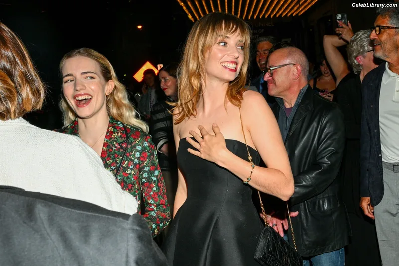 Maya Hawke photo 4 of 851