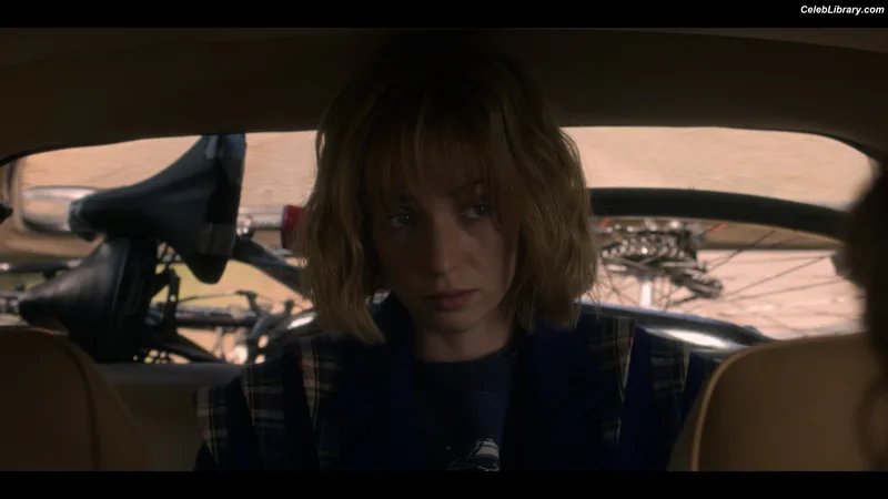 Maya Hawke photo 5 of 851