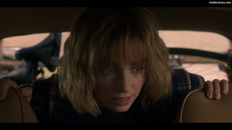 Maya Hawke photo 19 of 851