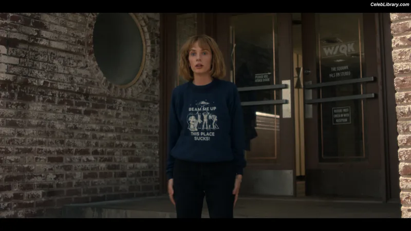 Maya Hawke photo 10 of 851