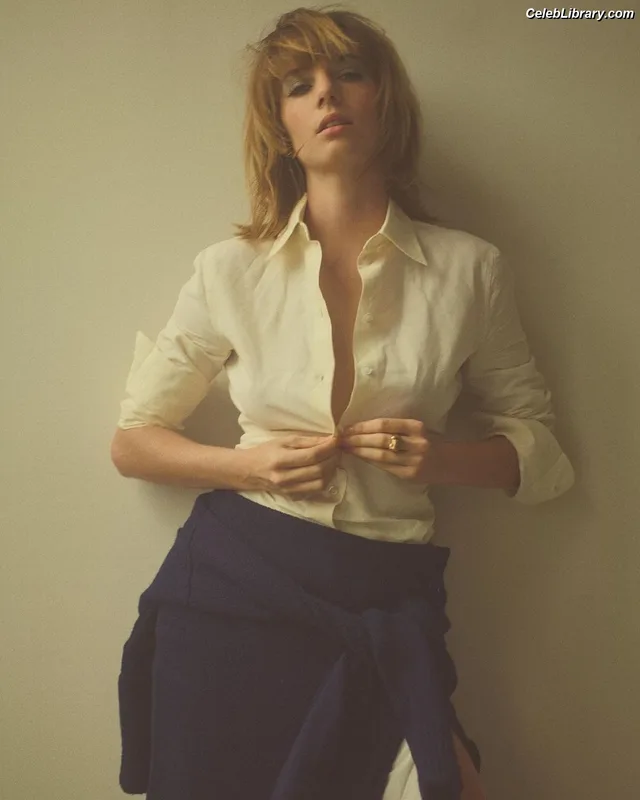 Maya Hawke photo 4 of 851