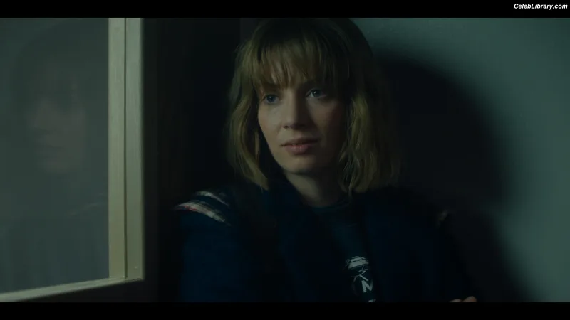 Maya Hawke photo 6 of 851