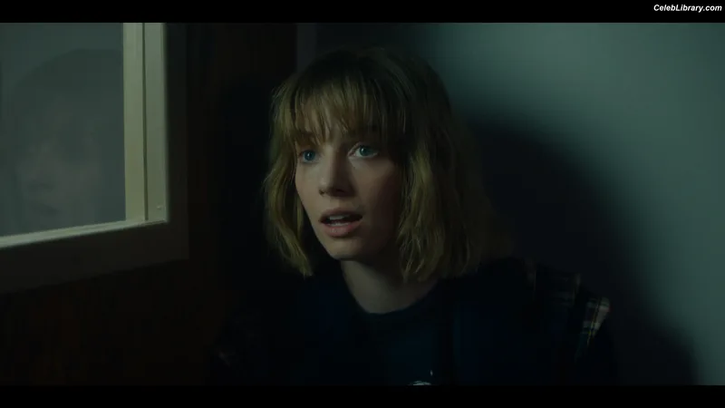Maya Hawke photo 8 of 851