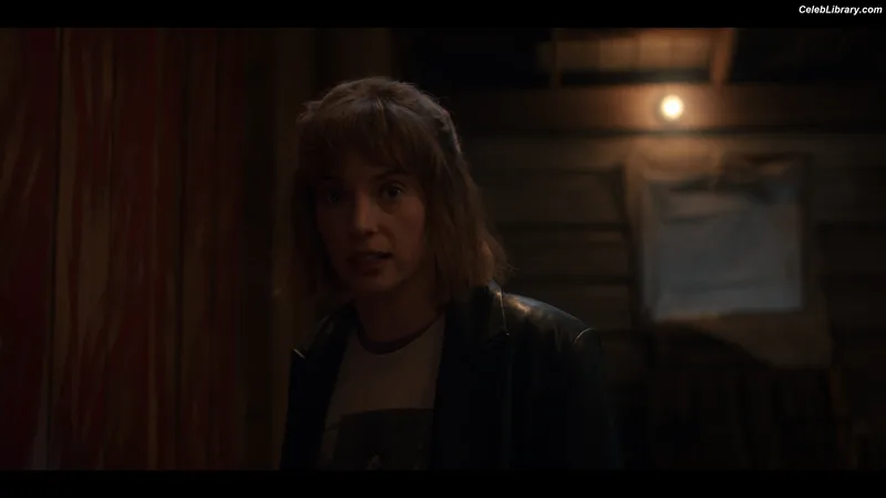 Maya Hawke photo 11 of 851
