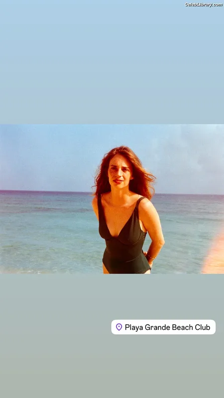 Maya Hawke photo 12 of 851