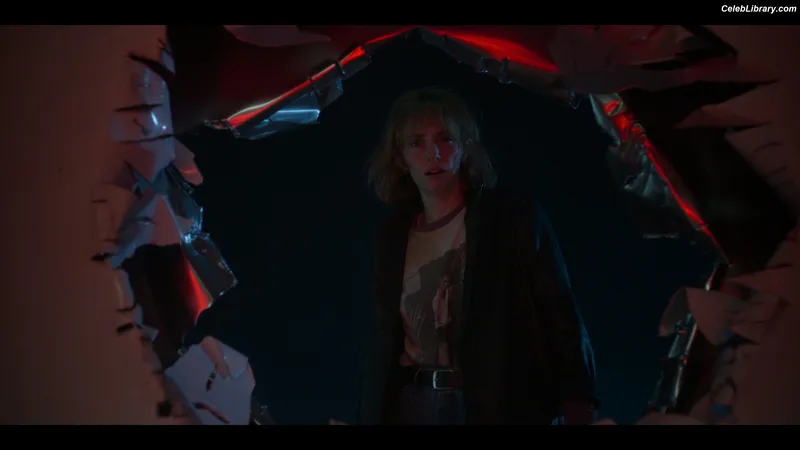 Maya Hawke photo 13 of 851