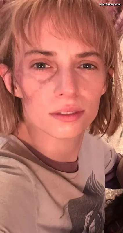 Maya Hawke photo 4 of 851